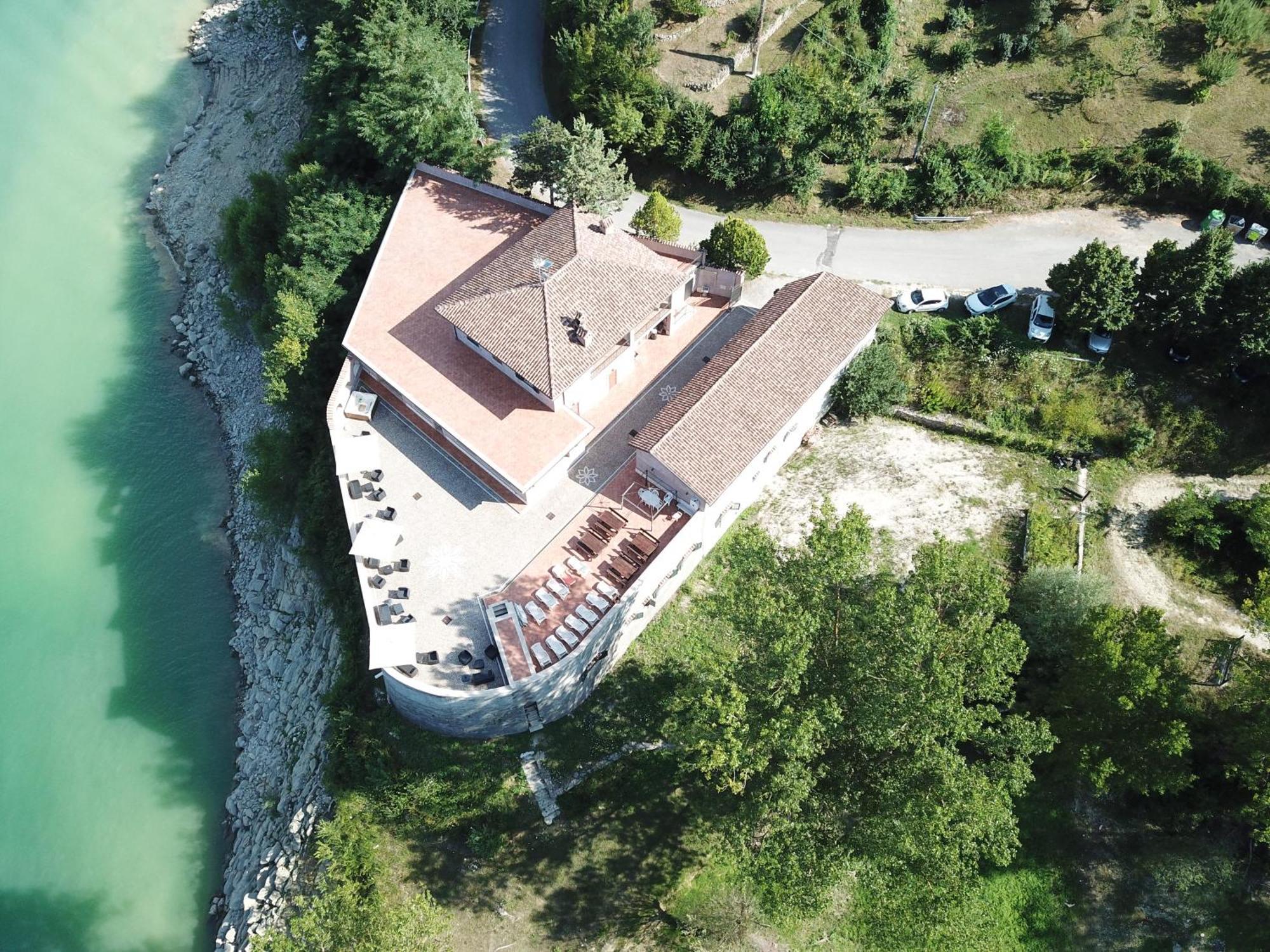 Agriturismo Incantesimo Del Lago Salto Varco Sabino Exterior foto